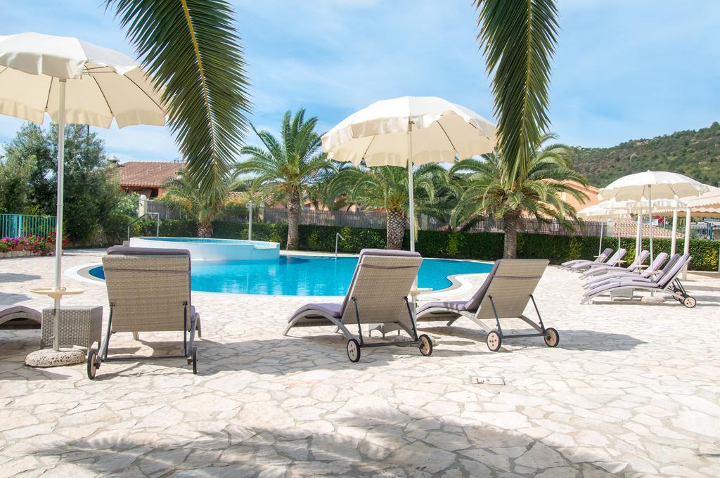 Hotel Ristorante Il Vascello Costa Rei Kültér fotó