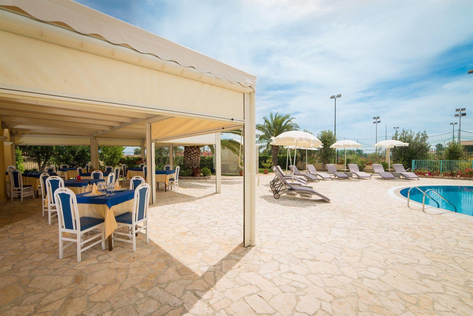 Hotel Ristorante Il Vascello Costa Rei Kültér fotó