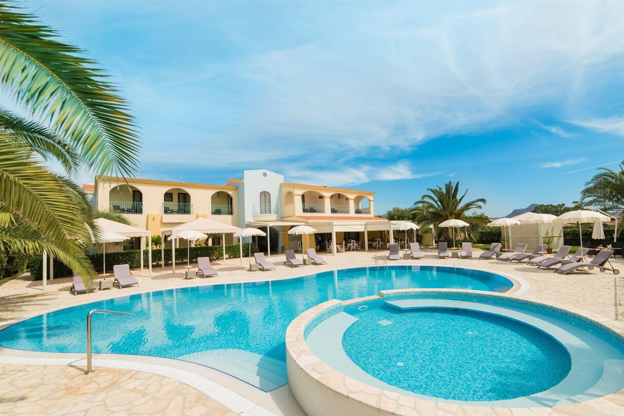 Hotel Ristorante Il Vascello Costa Rei Kültér fotó