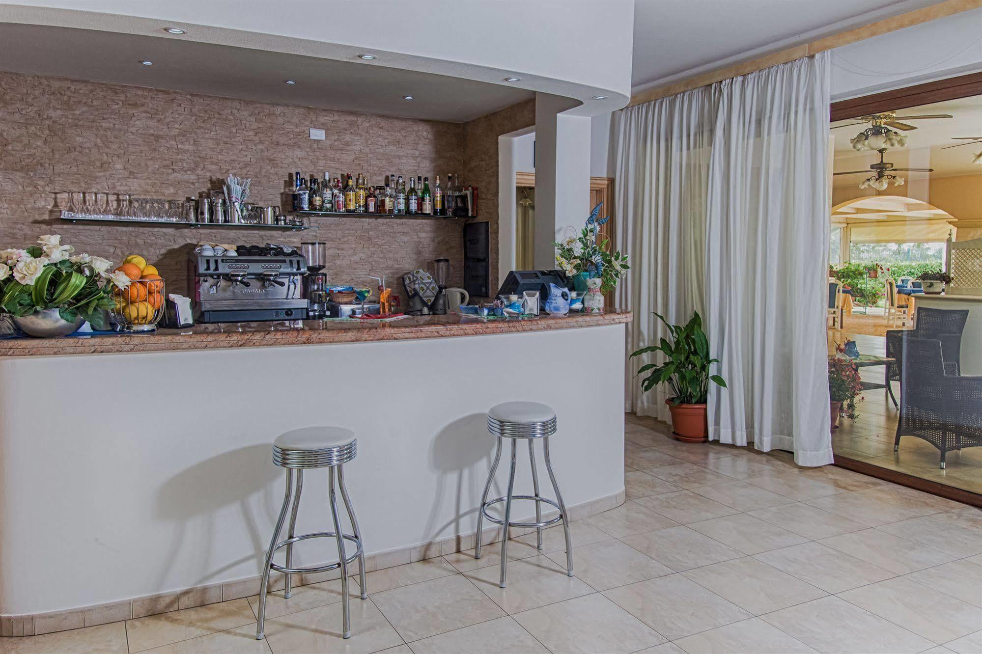 Hotel Ristorante Il Vascello Costa Rei Kültér fotó